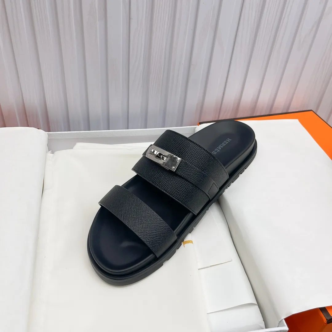👟👟Ex-factory price 480👟👟 High version of Hermes 🐎The extremely popular couple's second uncle slippers/the latest snake print sandals and slippers, paired with various colorful socks, so trendy!  ———————— Upper: imported cowhide/Lining: imported cowhide Outsole: Tpu non-slip and wear-resistant outsole Female 36-46.